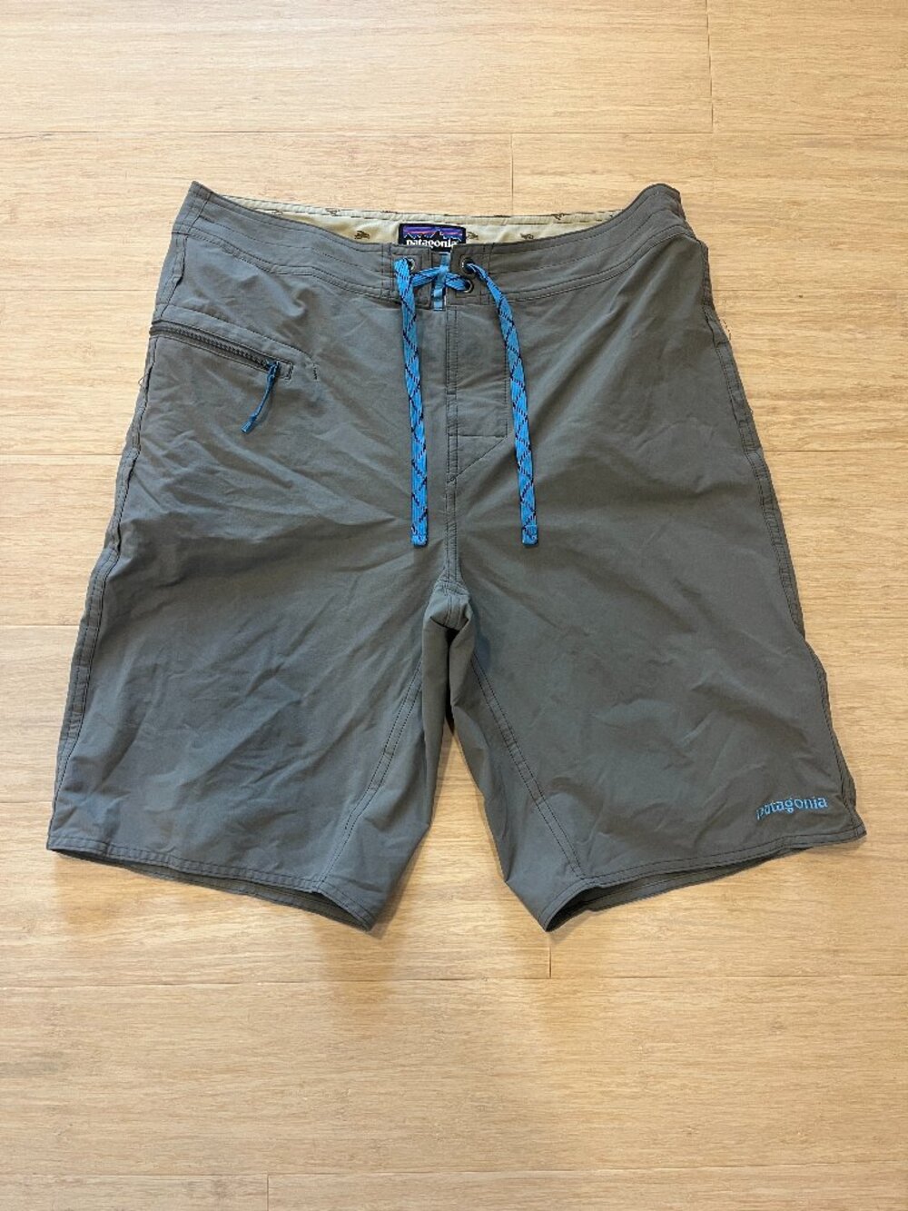 Patagonia Wavefarer Boardshorts size 32